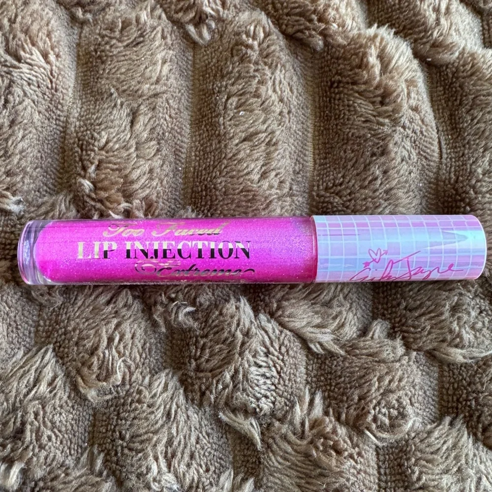 Too Faced Lip Injection Extreme - Painkillr Pink - Picture 12 of 12